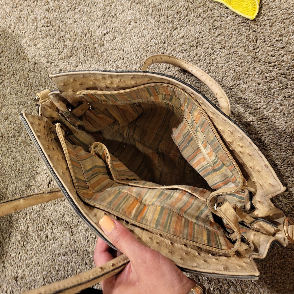 Purse - Picture 3 of 4